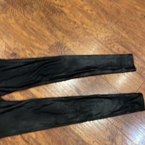 Spanx Shapewear Ready-to-Wow! Faux Leather Leggings Black Size Small - Picture 4 of 13